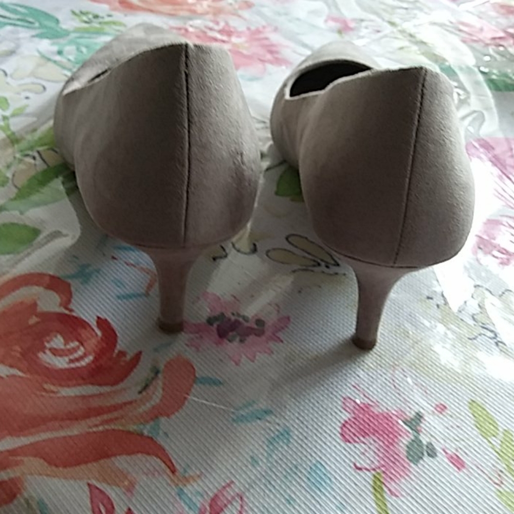 Shoes - Picture 4 of 4